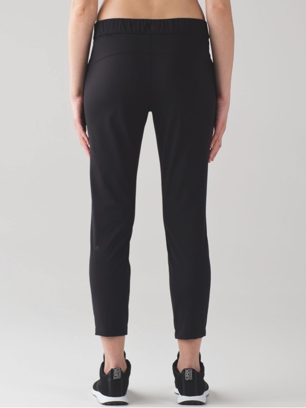 Lululemon On The Fly Pant *28” 7/8 length Black Size 6 Style No. W5ALWS - Picture 10 of 13